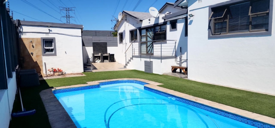 5 Bedroom Property for Sale in Newfields Western Cape